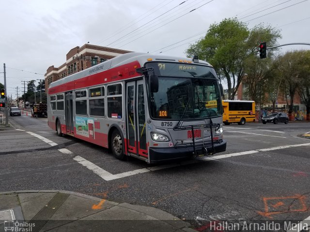 SFMTA - San Francisco Municipal Transportation Agency 8750 na cidade de , por Hallan Arnaldo Mejia. ID da foto: 4750190.