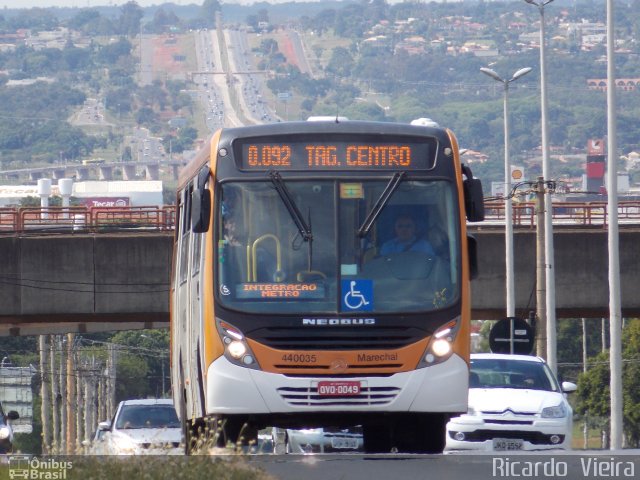 Auto Viação Marechal Brasília 440035 na cidade de Brasília, Distrito Federal, Brasil, por Ricardo Vieira. ID da foto: 4749261.