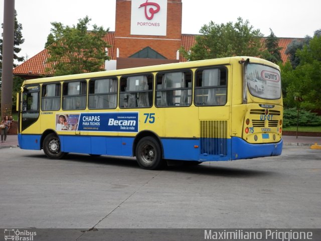 UCOT - Union Cooperativa Obrera de Transporte 75 na cidade de Saboeiro, Ceará, Brasil, por Maximiliano Priggione  Maximilianopriggione. ID da foto: 4751131.