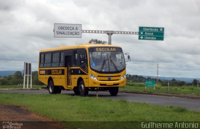Escolares  na cidade de Araxá, Minas Gerais, Brasil, por Guilherme Antonio. Número da foto: #4762866.