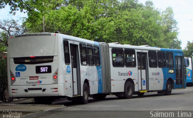 Vereda Transporte Ltda. 13128 na cidade de Vila Velha, Espírito Santo, Brasil, por Saimom  Lima. Número da foto: #4770524.