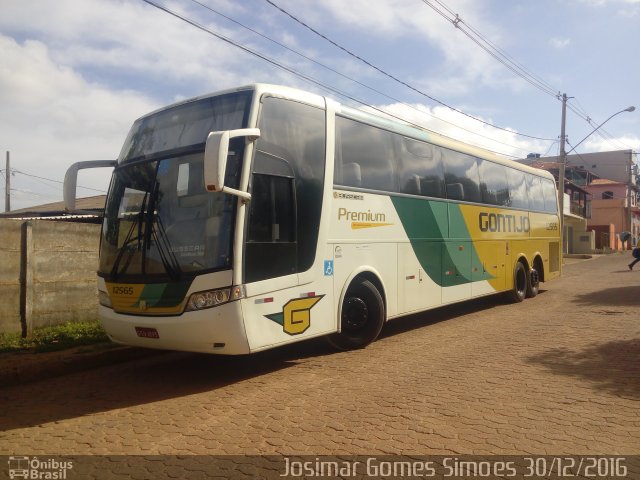 Empresa Gontijo de Transportes 12565 na cidade de Minas Novas, Minas Gerais, Brasil, por Josimar Gomes Simoes. ID da foto: 4729379.