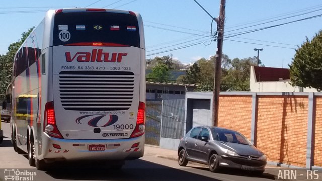 Valtur Turismo - Constantina Turismo Ltda(RS) 19000 na cidade de Passo Fundo, Rio Grande do Sul, Brasil, por Alexandre Rodrigo. ID da foto: 4727219.