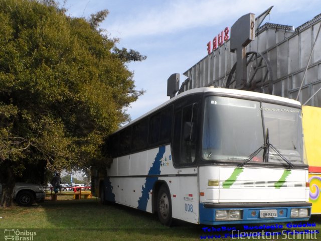 Motorhomes 8432 na cidade de Esteio, Rio Grande do Sul, Brasil, por Cleverton Schmitt. Número da foto: #4727758.