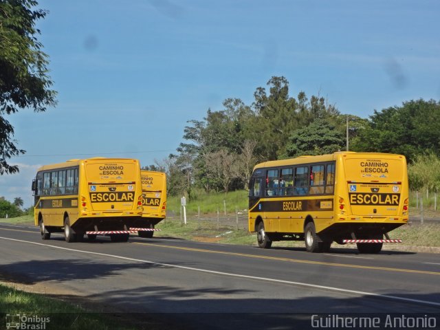 Escolares  na cidade de Araxá, Minas Gerais, Brasil, por Guilherme Antonio. Número da foto: #4728981.