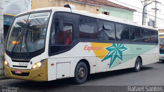 Expresso Mangaratiba RJ 137.021 na cidade de Rio de Janeiro, Rio de Janeiro, Brasil, por Rafael Leonel Jacinto dos Santos. ID da foto: 4776870.