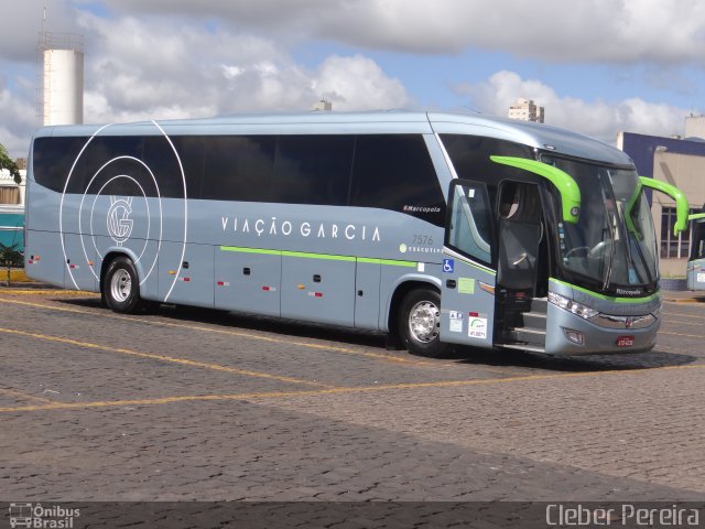 Viação Garcia 7576 na cidade de Londrina, Paraná, Brasil, por Cleber Luiz Pereira. ID da foto: 4784440.