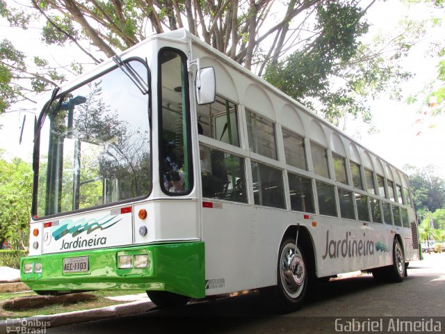 Ônibus Particulares 1103 na cidade de São Caetano do Sul, São Paulo, Brasil, por Gabriel Almeida. Número da foto: #4796664.