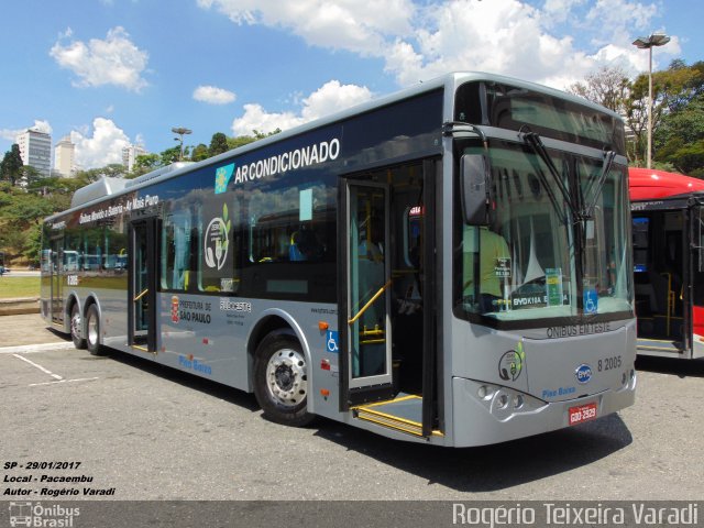 Viação Gato Preto 8 2005 na cidade de São Paulo, São Paulo, Brasil, por Rogério Teixeira Varadi. Número da foto: #4800285.