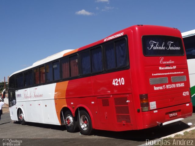 Fabinho Turismo 4210 na cidade de Trindade, Goiás, Brasil, por Douglas Andrez. Número da foto: #4731425.