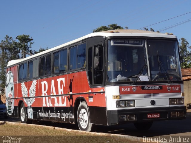 Ônibus Particulares 2140 na cidade de Campestre de Goiás, Goiás, Brasil, por Douglas Andrez. Número da foto: #4805362.