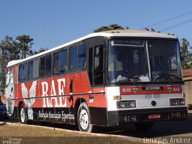 Ônibus Particulares 2140 na cidade de Campestre de Goiás, Goiás, Brasil, por Douglas Andrez. ID da foto: 4805362.