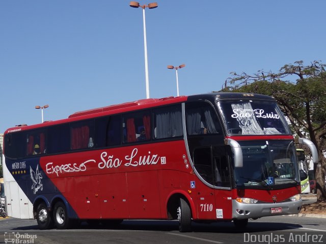 Expresso São Luiz 7110 na cidade de Goiânia, Goiás, Brasil, por Douglas Andrez. Número da foto: #4805415.
