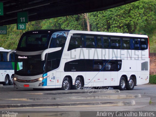 Auto Viação Catarinense 3525 na cidade de Santa Maria, Rio Grande do Sul, Brasil, por Andrey Carvalho Nunes. Número da foto: #4736990.