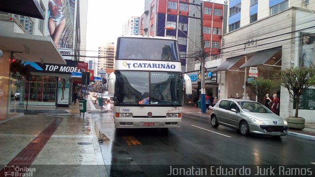 Catarinão Turismo 7000 na cidade de Balneário Camboriú, Santa Catarina, Brasil, por Jonatan Eduardo Jurk Ramos. Número da foto: #5387280.