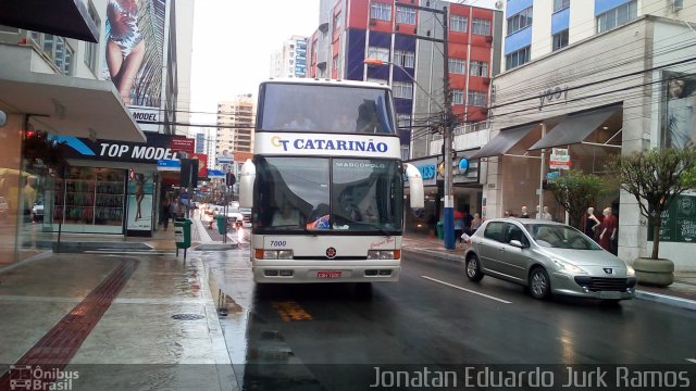 Catarinão Turismo 7000 na cidade de Balneário Camboriú, Santa Catarina, Brasil, por Jonatan Eduardo Jurk Ramos. ID da foto: 5387280.