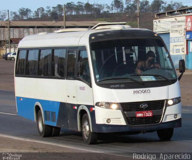 Ônibus Particulares 1322 na cidade de Conselheiro Lafaiete, Minas Gerais, Brasil, por Rodrigo  Aparecido. Número da foto: #5408861.