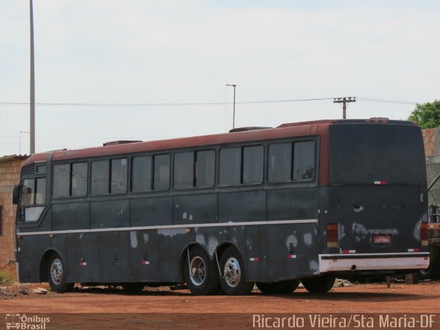 Ônibus Particulares 0856 na cidade de Santa Maria, Distrito Federal, Brasil, por Ricardo Vieira. Número da foto: #5410871.