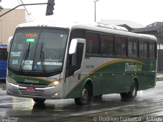 Divina Luz Transportes e Turismo RJ 611.002 na cidade de Rio de Janeiro, Rio de Janeiro, Brasil, por Rodrigo Fonseca. ID da foto: 5410647.