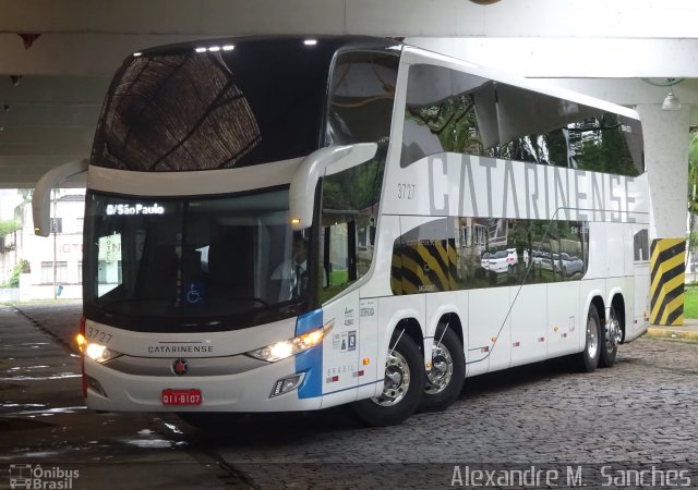 Auto Viação Catarinense 3727 na cidade de Joinville, Santa Catarina, Brasil, por Alexandre M.  Sanches. ID da foto: 5417827.