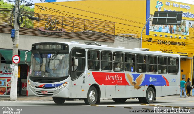 BBTT - Benfica Barueri Transporte e Turismo 5713 na cidade de Barueri, São Paulo, Brasil, por Ricardo Luiz. Número da foto: #5426812.