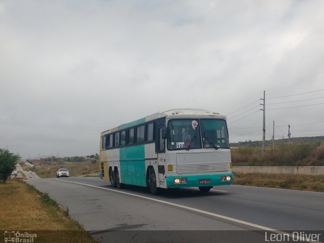 Ônibus Particulares 9630 na cidade de Caruaru, Pernambuco, Brasil, por Leon Oliver. ID da foto: 5427584.