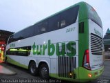 TurBus 2697 na cidade de Santiago, Santiago, Metropolitana de Santiago, Chile, por Sebastián Ignacio Alvarado Herrera. Número da foto: #:id.