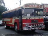 Autobuses sin identificación - Costa Rica HB 1237 na cidade de San Pedro, Montes de Oca, San José, Costa Rica, por Luis Diego Sánchez. Número da foto: #5438862.