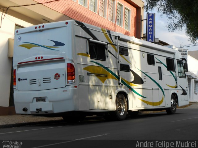 Motorhomes 5586 na cidade de Irati, Paraná, Brasil, por André Felipe Mudrei. ID da foto: 5443362.