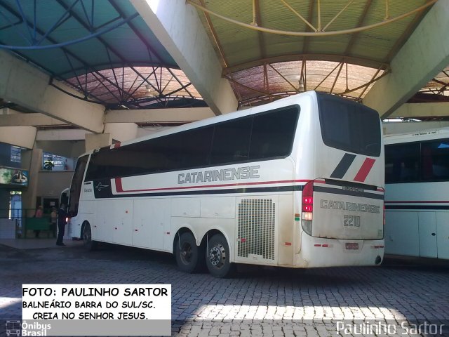 Auto Viação Catarinense 2210 na cidade de Joinville, Santa Catarina, Brasil, por Paulinho Sartor. ID da foto: 5445012.