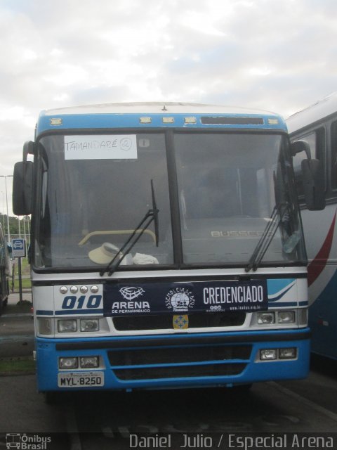 Ônibus Particulares 8250 na cidade de São Lourenço da Mata, Pernambuco, Brasil, por Daniel  Julio. Número da foto: #5454640.