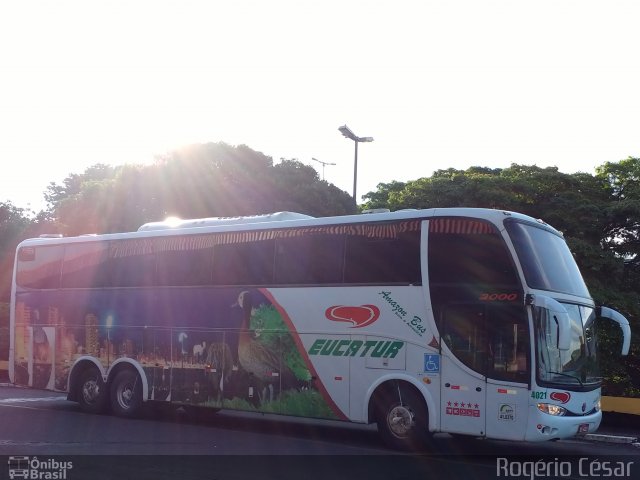 Eucatur - Empresa União Cascavel de Transportes e Turismo 4021 na cidade de Londrina, Paraná, Brasil, por Rogério César. ID da foto: 5454290.