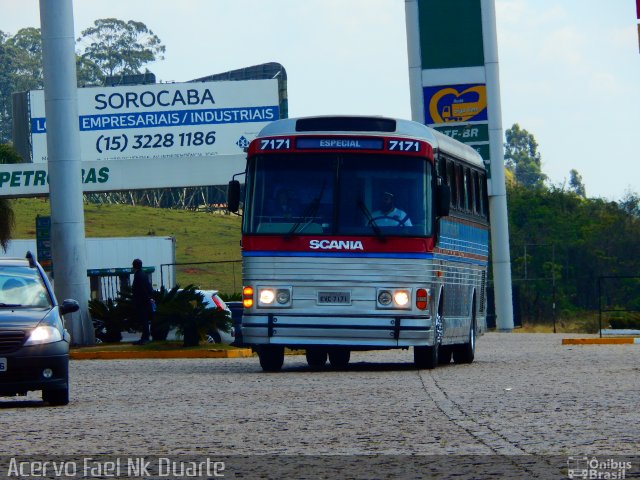 Ônibus Particulares 7171 na cidade de Jundiaí, São Paulo, Brasil, por Raphael José da Silva. ID da foto: 5393598.