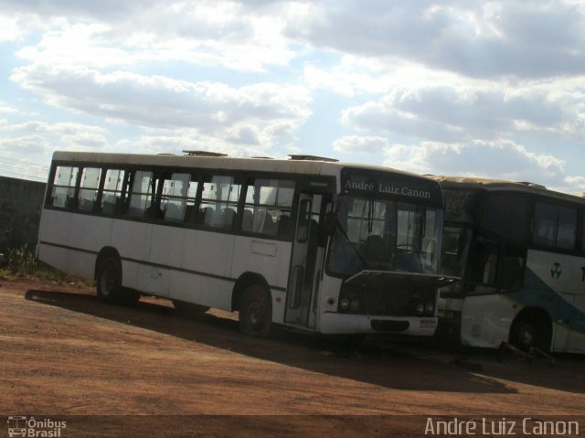 Ônibus Particulares KNE2038 na cidade de Goiânia, Goiás, Brasil, por André Luiz Canon. ID da foto: 5392452.