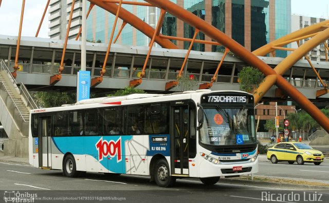 Auto Viação 1001 RJ 108.596 na cidade de Rio de Janeiro, Rio de Janeiro, Brasil, por Ricardo Luiz. ID da foto: 5461338.