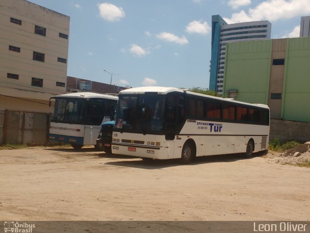 Epifânio Turismo 139 na cidade de Caruaru, Pernambuco, Brasil, por Leon Oliver. Número da foto: #5460969.