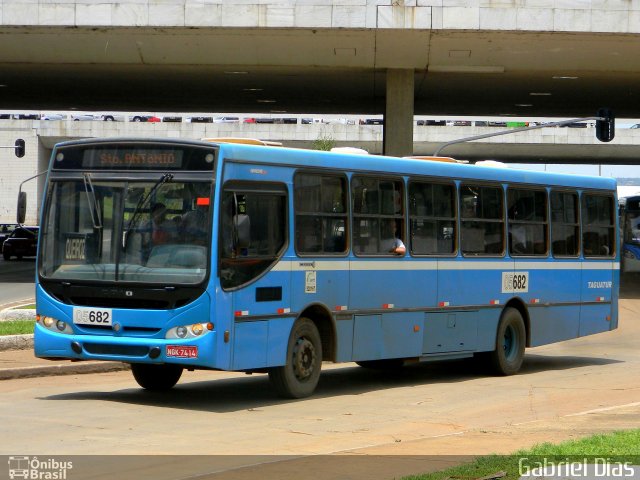 Taguatur - Taguatinga Transporte e Turismo 05682 na cidade de Brasília, Distrito Federal, Brasil, por Gabriel Dias. Número da foto: #5396628.