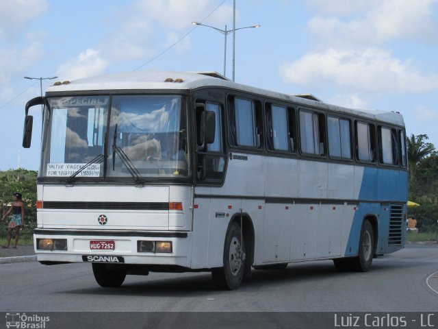 Ônibus Particulares 7252 na cidade de São Lourenço da Mata, Pernambuco, Brasil, por Luiz Carlos de Santana. Número da foto: #5396966.