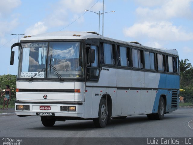 Ônibus Particulares 7252 na cidade de São Lourenço da Mata, Pernambuco, Brasil, por Luiz Carlos de Santana. ID da foto: 5396966.