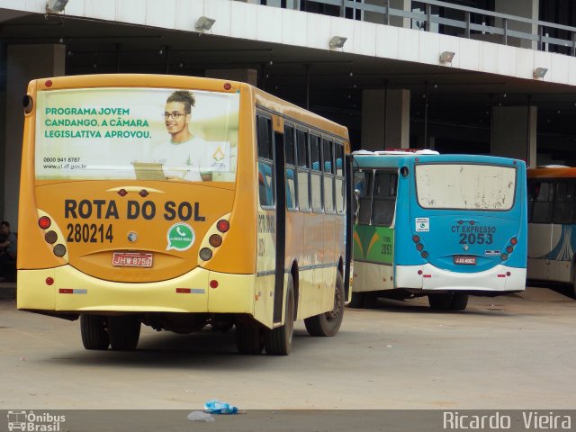 Rota do Sol Turismo 280214 na cidade de Brasília, Distrito Federal, Brasil, por Ricardo Vieira. ID da foto: 5404621.