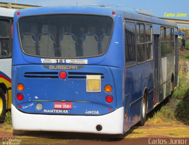Ônibus Particulares 3581 na cidade de Goiânia, Goiás, Brasil, por Carlos Júnior. Número da foto: #5404723.