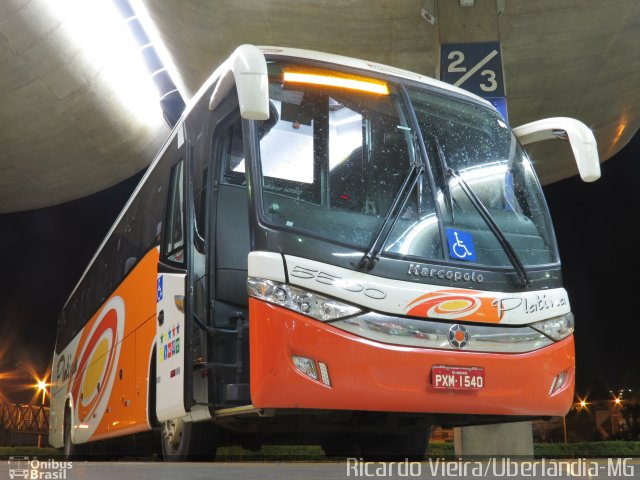 Viação Platina 5500 na cidade de Uberlândia, Minas Gerais, Brasil, por Ricardo Vieira. ID da foto: 5462861.