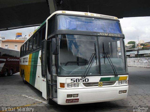 Empresa Gontijo de Transportes 5850 na cidade de Belo Horizonte, Minas Gerais, Brasil, por Victor Stanley. ID da foto: 5488182.