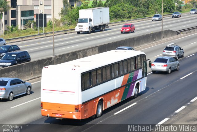 Ônibus Particulares 1980 na cidade de Barueri, São Paulo, Brasil, por Michael  Alberto Vieira. Número da foto: #5493598.