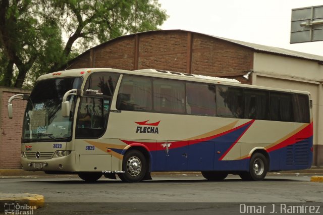 Flecha Roja México Valles 3029 na cidade de Gustavo A. Madero, Ciudad de México, México, por Omar Ramírez Thor2102. Número da foto: #5496207.