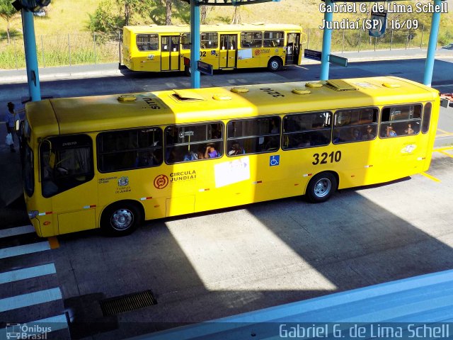 Auto Ônibus Três Irmãos 3210 na cidade de Jundiaí, São Paulo, Brasil, por Gabriel Giacomin de Lima. Número da foto: #5499426.