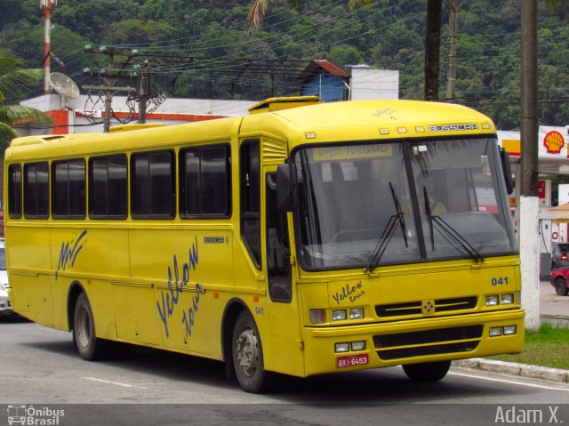 Yellow Tour 041 na cidade de Guarujá, São Paulo, Brasil, por Adam Xavier Rodrigues Lima. Número da foto: #5499565.
