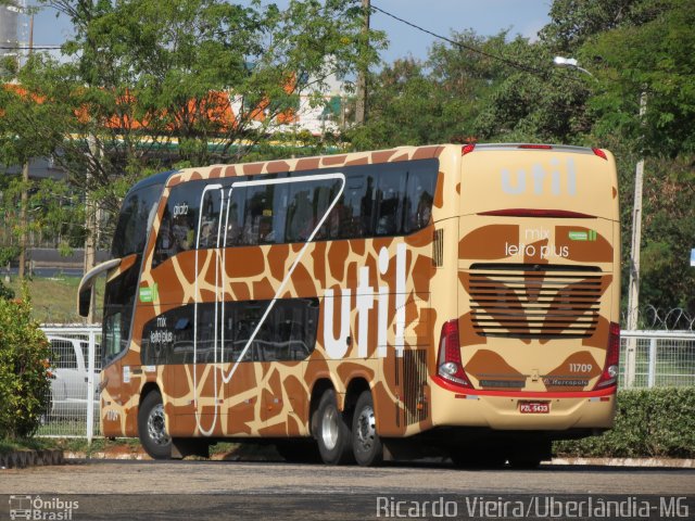 UTIL - União Transporte Interestadual de Luxo 11709 na cidade de Uberlândia, Minas Gerais, Brasil, por Ricardo Vieira. ID da foto: 5501692.