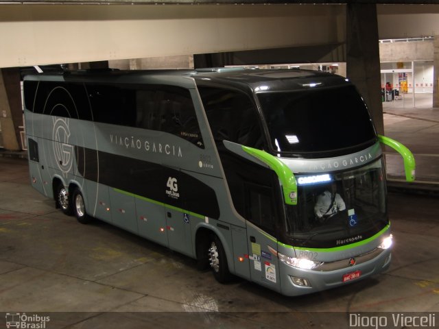 Viação Garcia 8802 na cidade de Curitiba, Paraná, Brasil, por Diogo Viec. Número da foto: #5506852.