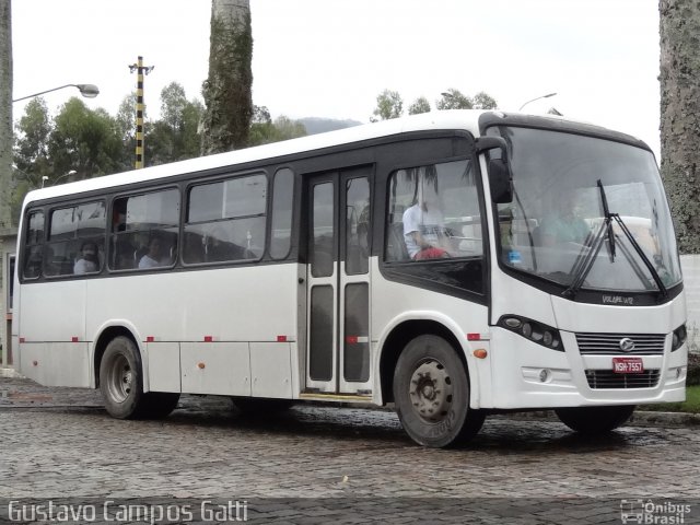 Evandro e Moacir Transportes 7557 na cidade de Blumenau, Santa Catarina, Brasil, por Gustavo Campos Gatti. ID da foto: 5465514.